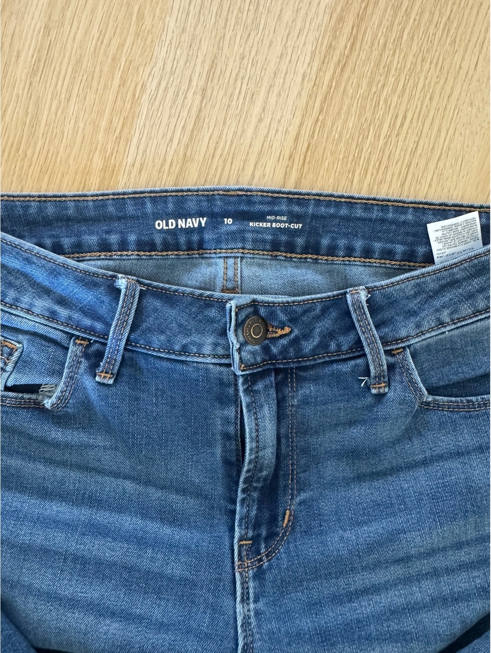Old Navy Denim Lot Size 10 Mid & High Rise Kicker Bootcut Flare Jeans (3 Pairs) - Picture 2 of 7